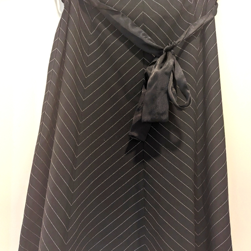INC A Line Midi Skirt Size 8 Pinstripe Chevron V Detail